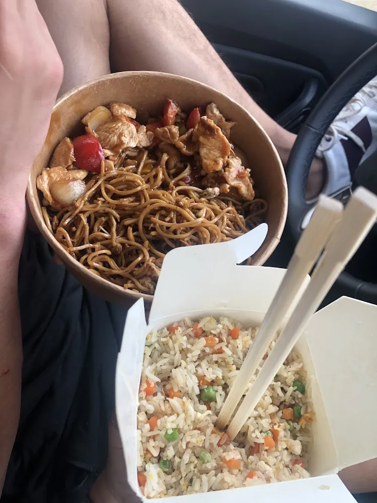 Riz Au Poulet Et Nouille